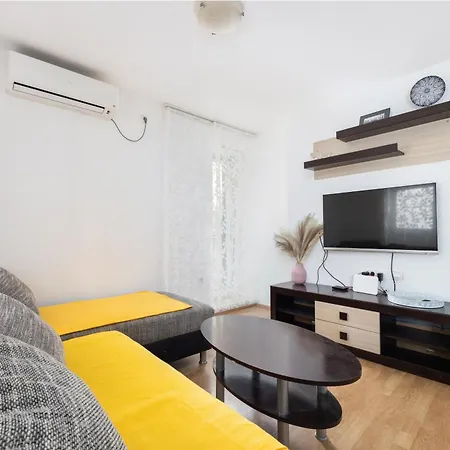 Holiday home Seaside House Kastel Sucurac, - 19241 Kastela