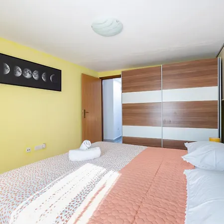 Holiday home Seaside House Kastel Sucurac, - 19241 *